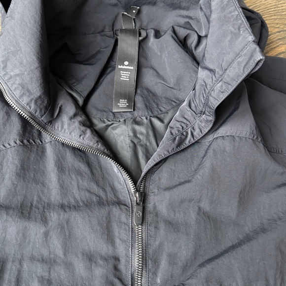 Lululemon Effortless Jacket
Black size 6 EUC - Picture 12 of 16